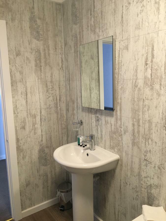 Highgate Inn Hotel Пембрук Екстериор снимка